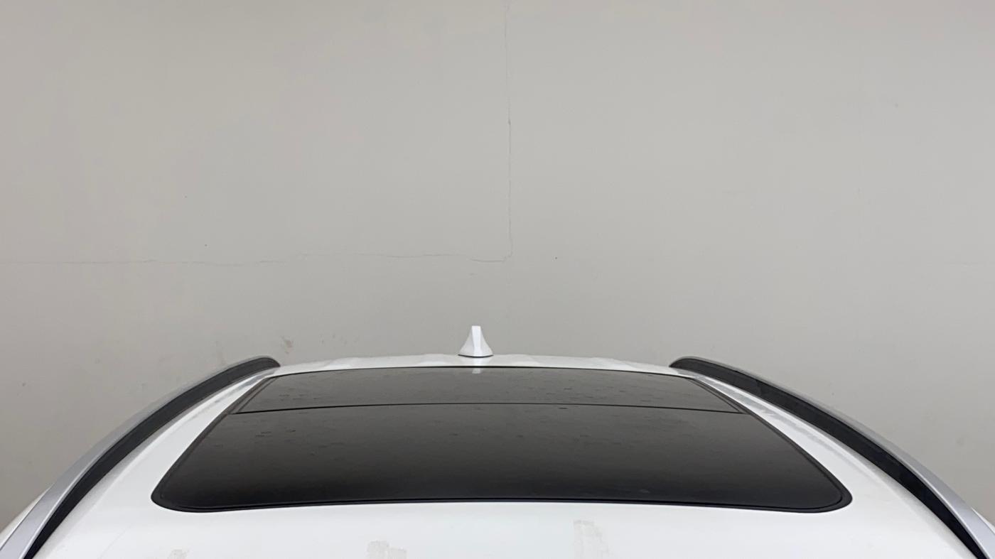 2021 Hyundai ALCAZAR PLATINUM (O) 6STR 2.0 AT, Petrol, Automatic, 1,07,659 km, Moonroof/ Sunroof