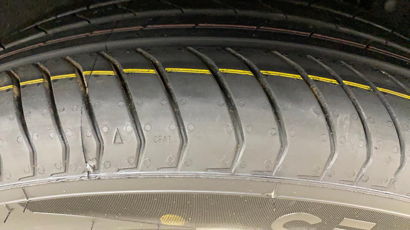 2021 Hyundai ALCAZAR PLATINUM (O) 6STR 2.0 AT, Petrol, Automatic, 1,07,659 km, Left Rear Tyre Tread