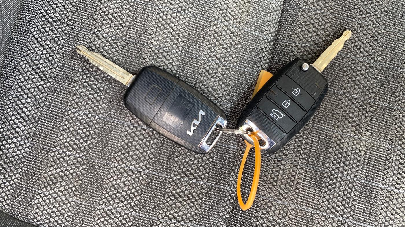2022 KIA SONET HTK PLUS 1.2, Petrol, Manual, 65,196 km, Key Close Up