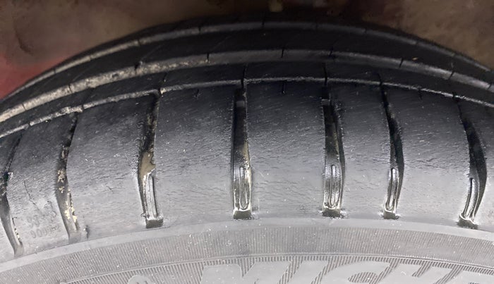 2012 Hyundai Santro Xing GLS, Petrol, Manual, 79,243 km, Left Front Tyre Tread