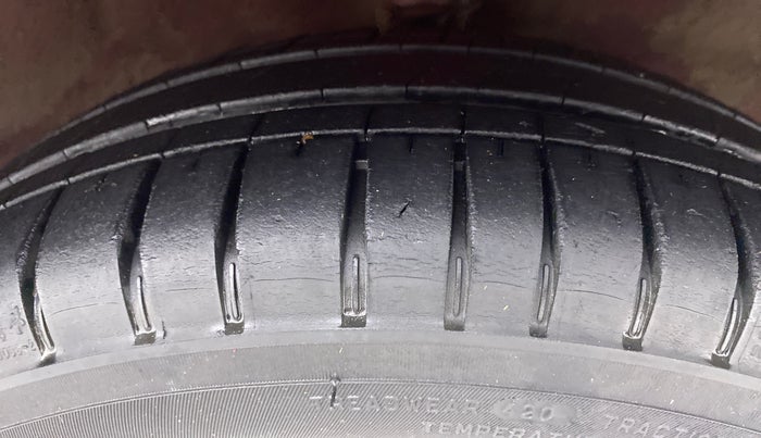 2012 Hyundai Santro Xing GLS, Petrol, Manual, 79,243 km, Right Front Tyre Tread