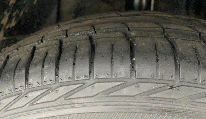 2019 Tata NEXON XZ PLUS PETROL, Petrol, Manual, 73,135 km, Right Front Tyre Tread