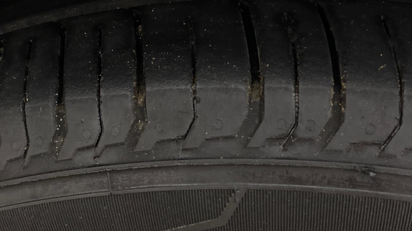 2024 Hyundai NEW I20 Sportz (O) 1.2 IVT, Petrol, Automatic, 14,861 km, Left Front Tyre Tread