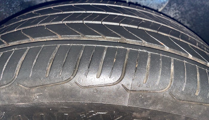 2018 Hyundai Elite i20 ASTA 1.2 (O), Petrol, Manual, 46,520 km, Right Front Tyre Tread