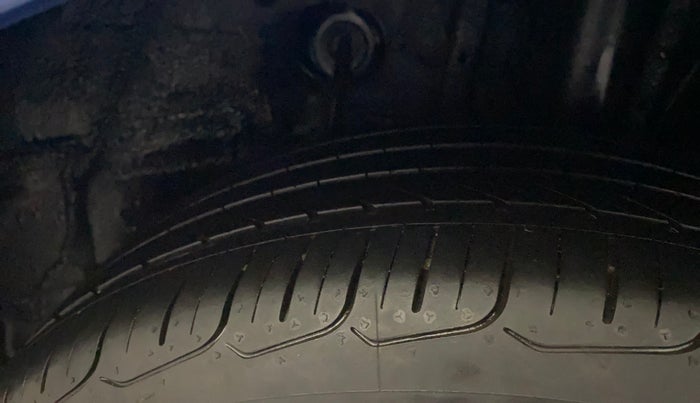 2018 Hyundai Elite i20 ASTA 1.2 (O), Petrol, Manual, 46,520 km, Left Rear Tyre Tread