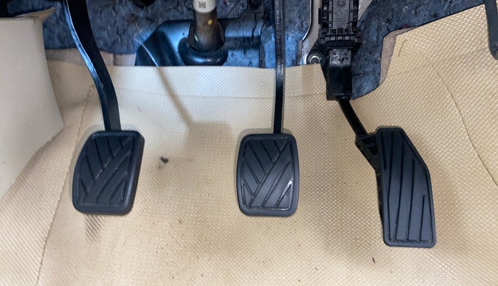 2022 Maruti Dzire VXI, Petrol, Manual, 29,956 km, Pedals