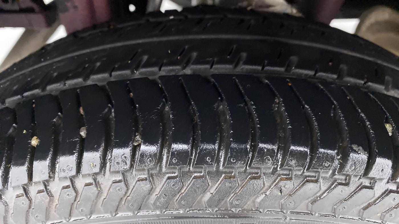 2018 Maruti Alto K10 VXI (O) AMT, Petrol, Automatic, 15,044 km, Right Rear Tyre Tread