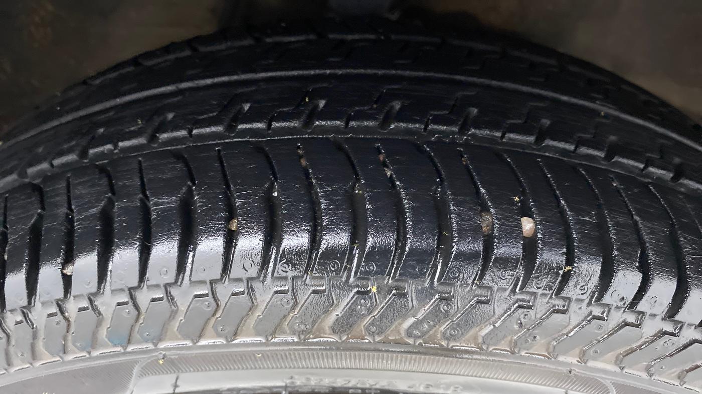 2018 Maruti Alto K10 VXI (O) AMT, Petrol, Automatic, 15,044 km, Right Front Tyre Tread