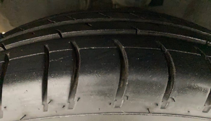 2011 Hyundai i10 MAGNA 1.2, Petrol, Manual, 44,882 km, Left Front Tyre Tread