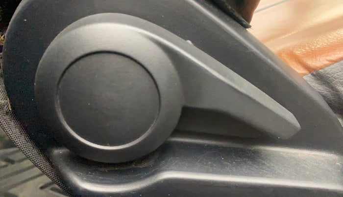 2020 Tata ALTROZ XT PETROL, Petrol, Manual, 95,395 km, Driver Side Adjustment Panel