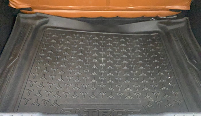 2020 Tata ALTROZ XT PETROL, Petrol, Manual, 95,395 km, Boot Inside