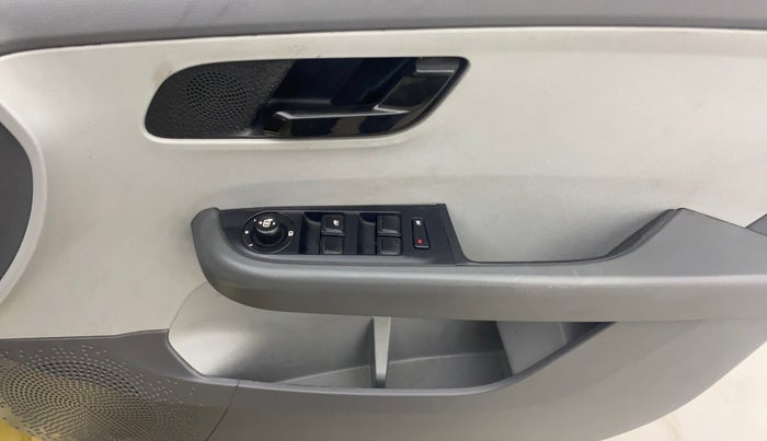 2020 Tata ALTROZ XT PETROL, Petrol, Manual, 95,395 km, Driver Side Door Panels Control