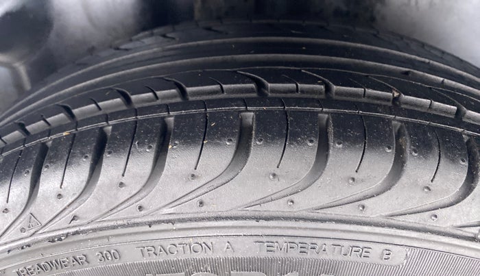 2019 Volkswagen Ameo Trendline 1.0, Petrol, Manual, 11,024 km, Right Rear Tyre Tread