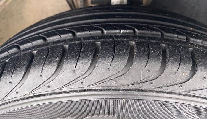 2019 Volkswagen Ameo Trendline 1.0, Petrol, Manual, 11,024 km, Right Front Tyre Tread