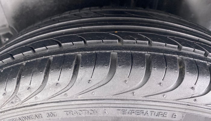 2019 Volkswagen Ameo Trendline 1.0, Petrol, Manual, 11,024 km, Left Rear Tyre Tread