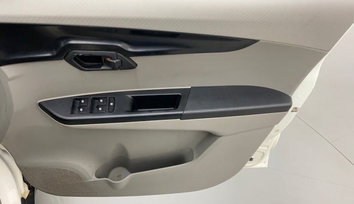 2017 Mahindra Kuv100 K4 6 STR, Petrol, Manual, 58,205 km, Driver Side Door Panels Control