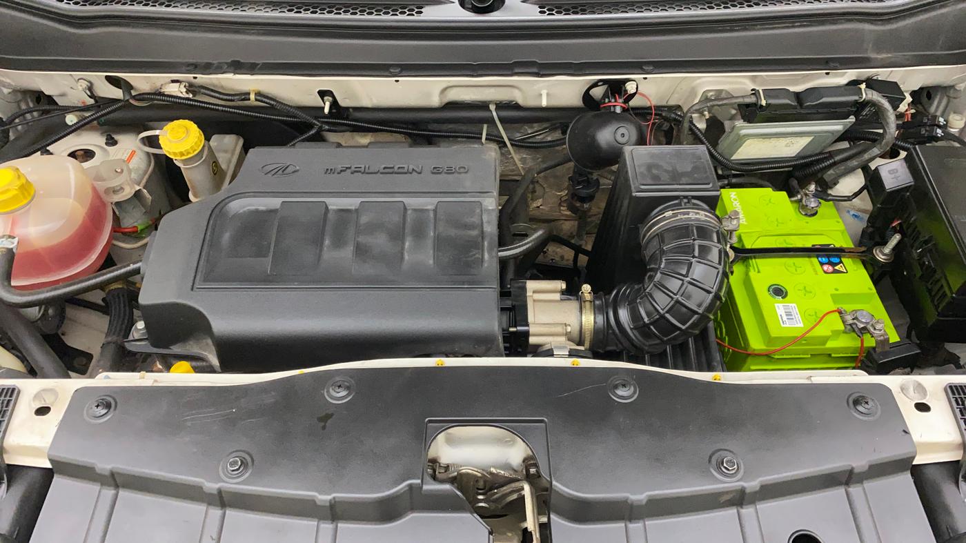 2017 Mahindra Kuv100 K4 6 STR, Petrol, Manual, 58,205 km, Open Bonet