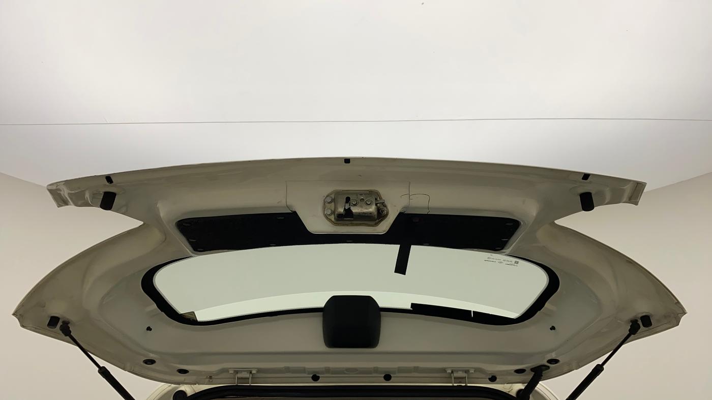 2017 Mahindra Kuv100 K4 6 STR, Petrol, Manual, 58,205 km, Boot Door Open
