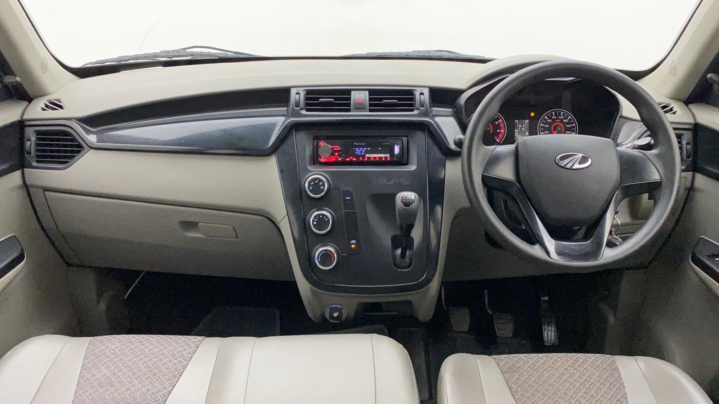 2017 Mahindra Kuv100 K4 6 STR, Petrol, Manual, 58,205 km, Dashboard
