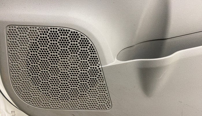 2017 Mahindra Kuv100 K4 6 STR, Petrol, Manual, 58,205 km, Speaker