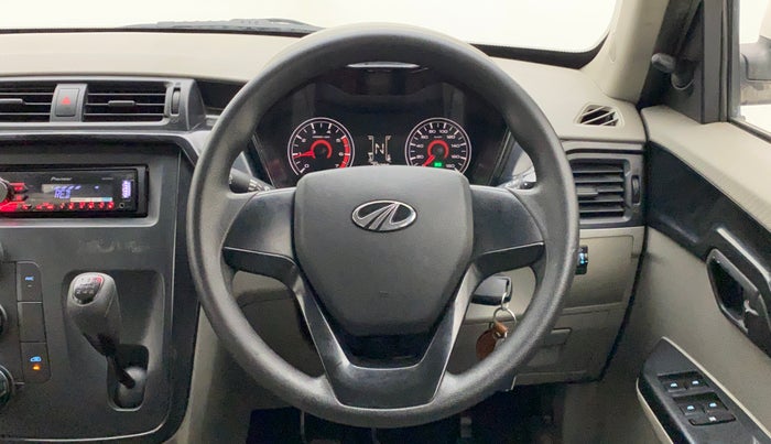 2017 Mahindra Kuv100 K4 6 STR, Petrol, Manual, 58,205 km, Steering Wheel Close Up