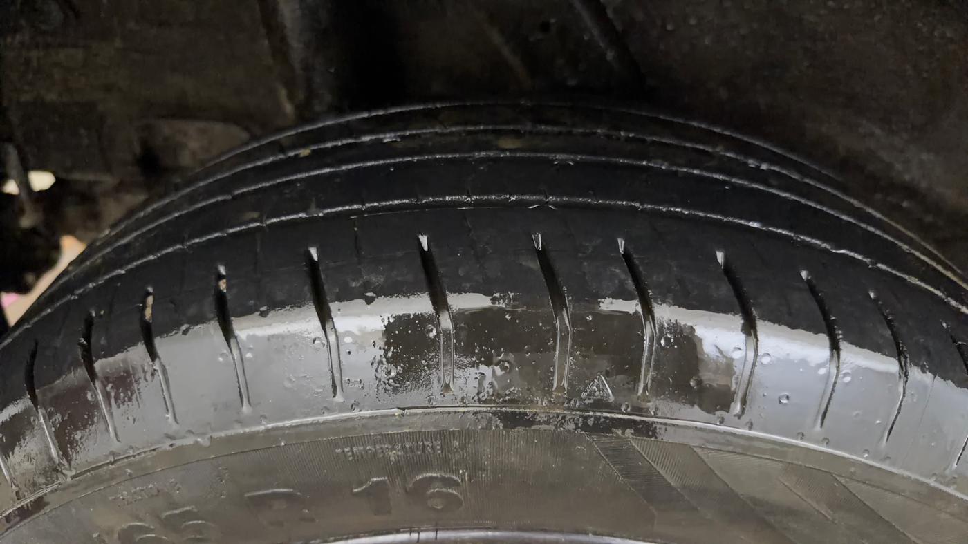 2021 Hyundai VENUE S+ 1.2, Petrol, Manual, 48,136 km, Right Rear Tyre Tread