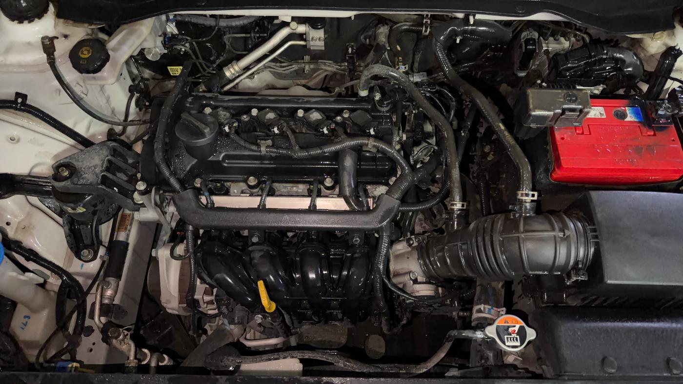 2021 Hyundai VENUE S+ 1.2, Petrol, Manual, 48,136 km, Engine View