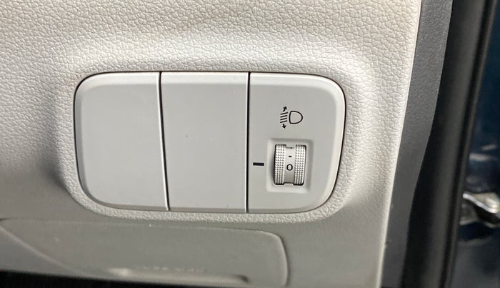 2021 Hyundai GRAND I10 NIOS SPORTZ AMT 1.2 KAPPA VTVT, Petrol, Automatic, 18,490 km, Dashboard - Headlight height adjustment not working