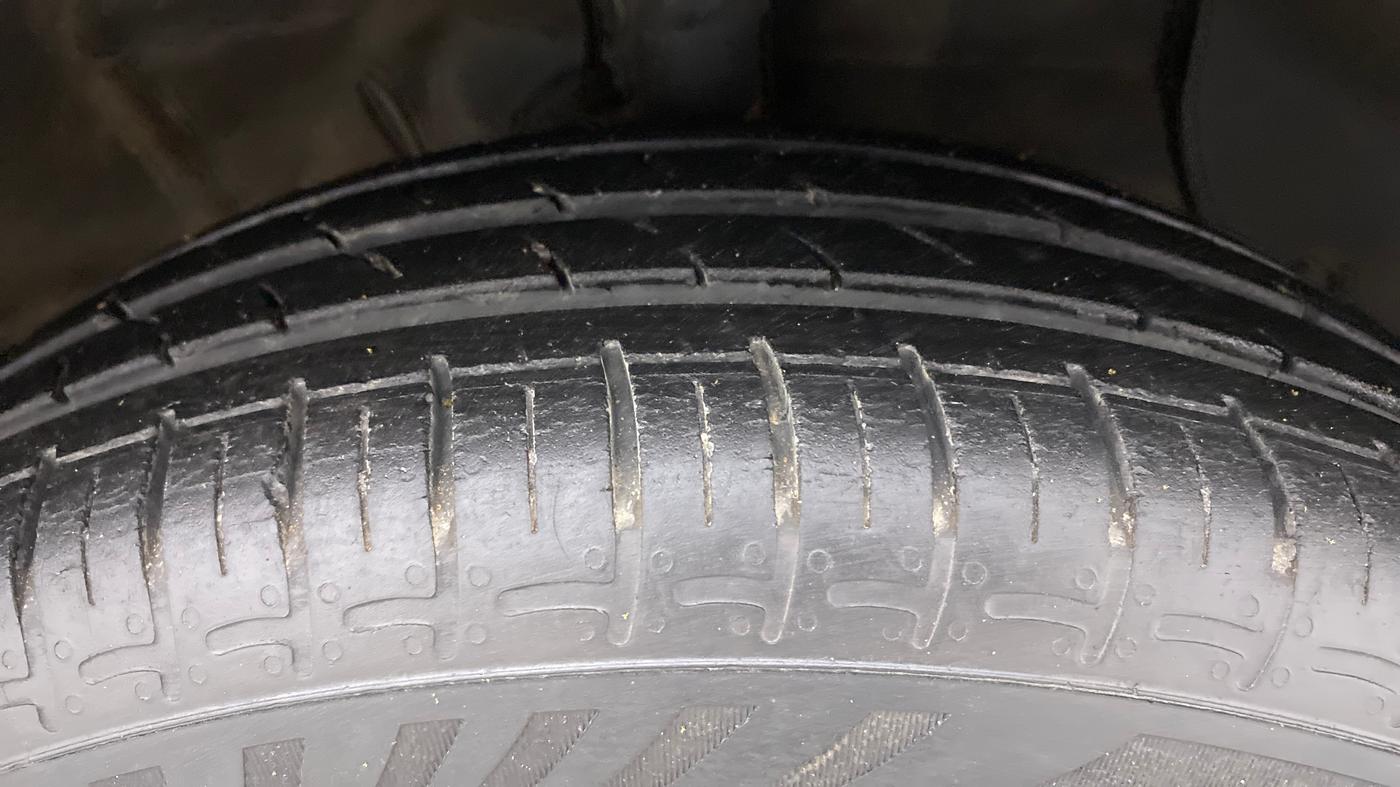 2021 Hyundai GRAND I10 NIOS SPORTZ AMT 1.2 KAPPA VTVT, Petrol, Automatic, 18,490 km, Right Front Tyre Tread