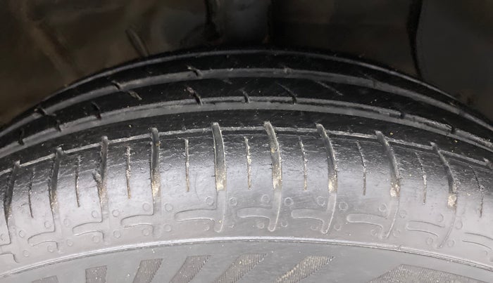 2021 Hyundai GRAND I10 NIOS SPORTZ AMT 1.2 KAPPA VTVT, Petrol, Automatic, 18,490 km, Right Front Tyre Tread