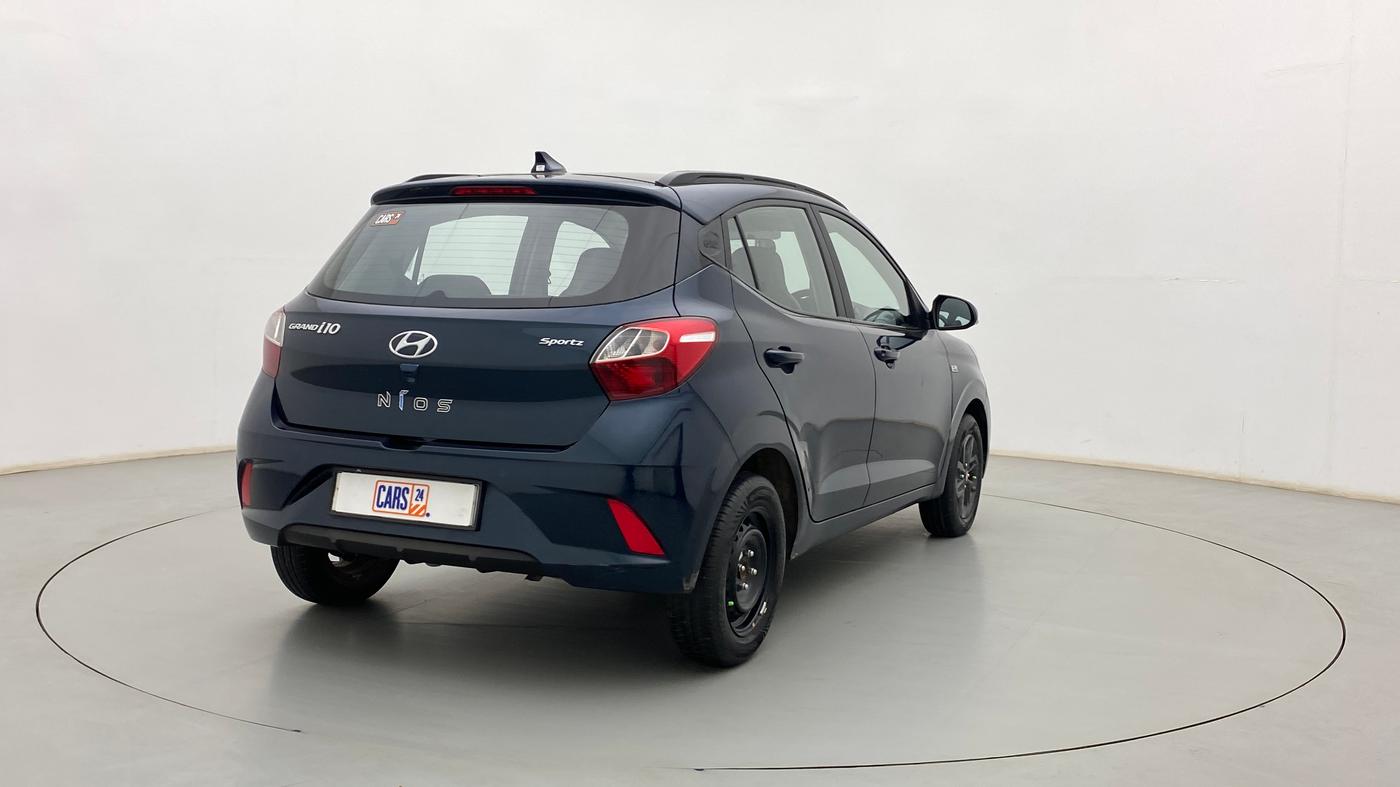 2021 Hyundai GRAND I10 NIOS SPORTZ AMT 1.2 KAPPA VTVT, Petrol, Automatic, 18,490 km, Right Back Diagonal