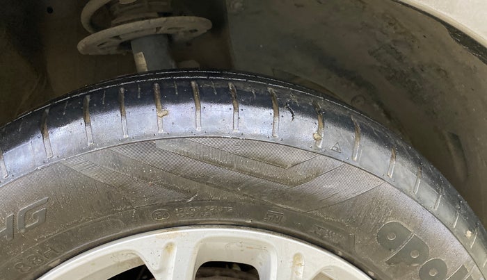 2021 Maruti Swift ZXI AMT, Petrol, Automatic, 45,993 km, Right Front Tyre Tread