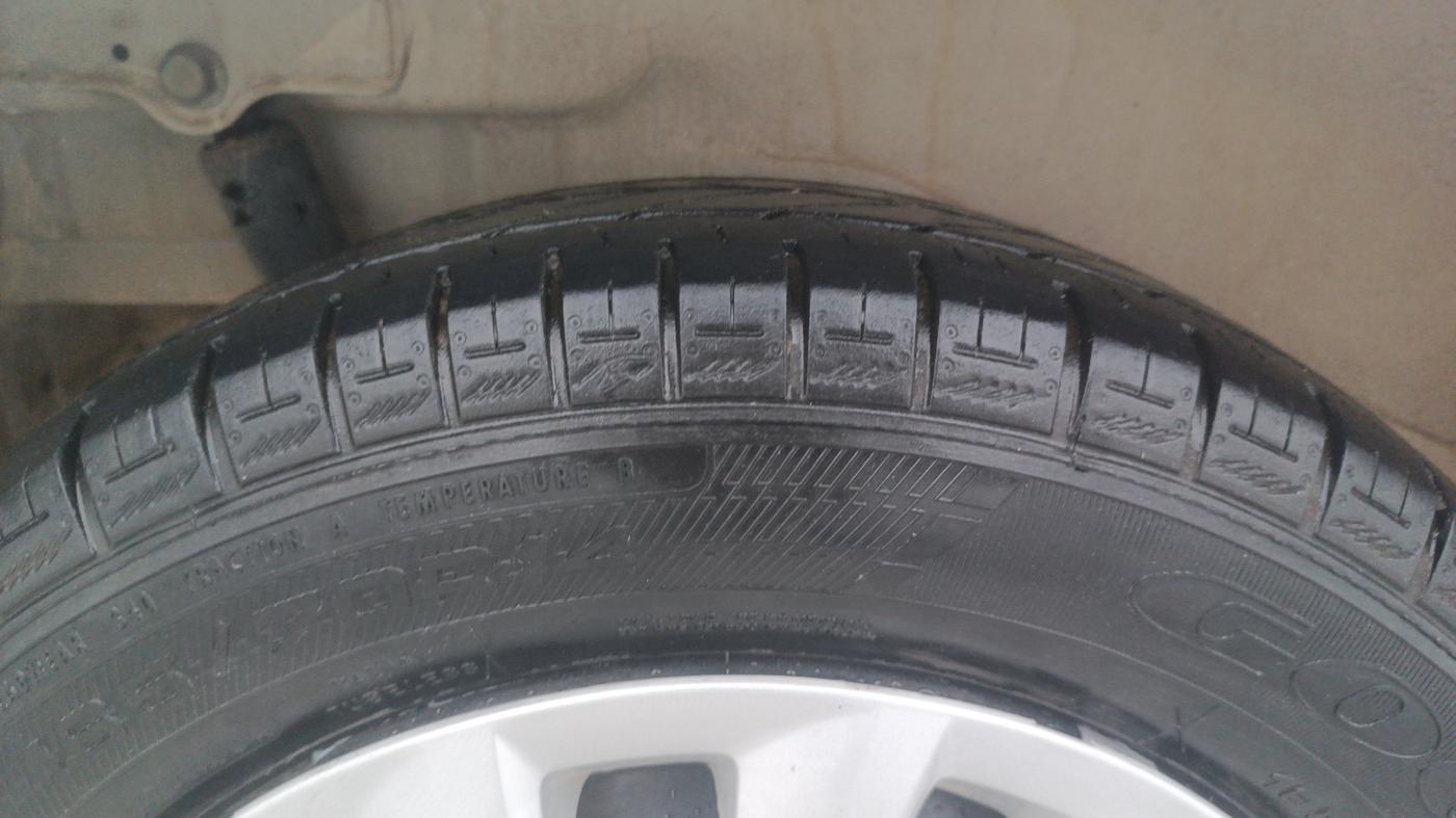 2016 Maruti Wagon R 1.0 VXI AMT, Petrol, Automatic, 48,386 km, Right Rear Tyre Tread