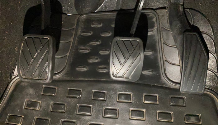 2018 Maruti IGNIS DELTA 1.2, Petrol, Manual, 58,434 km, Pedals