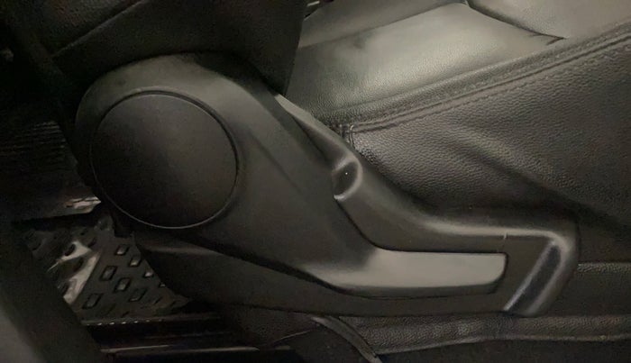 2018 Maruti IGNIS DELTA 1.2, Petrol, Manual, 58,434 km, Driver Side Adjustment Panel