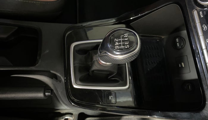 2023 Hyundai ALCAZAR PRESTIGE 1.5 TURBO PETROL MT 7STR, Petrol, Manual, 7,467 km, Gear Lever