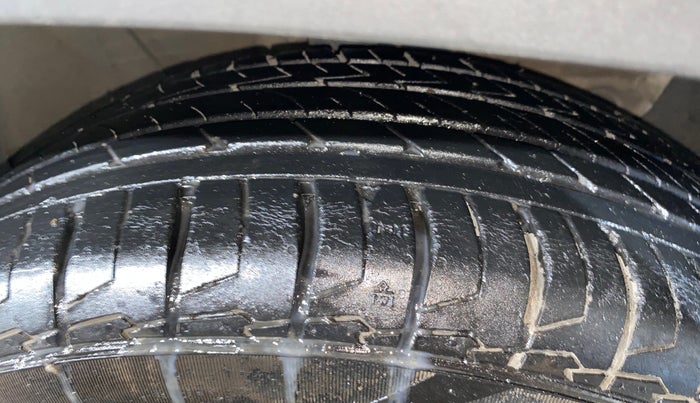 2023 Hyundai ALCAZAR PRESTIGE 1.5 TURBO PETROL MT 7STR, Petrol, Manual, 7,467 km, Right Front Tyre Tread