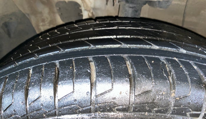 2023 Hyundai ALCAZAR PRESTIGE 1.5 TURBO PETROL MT 7STR, Petrol, Manual, 7,467 km, Left Front Tyre Tread