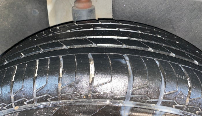 2023 Hyundai ALCAZAR PRESTIGE 1.5 TURBO PETROL MT 7STR, Petrol, Manual, 7,467 km, Right Rear Tyre Tread