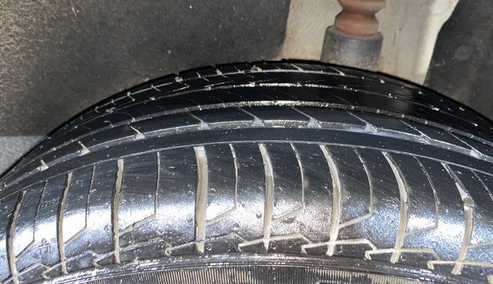 2023 Hyundai ALCAZAR PRESTIGE 1.5 TURBO PETROL MT 7STR, Petrol, Manual, 7,467 km, Left Rear Tyre Tread