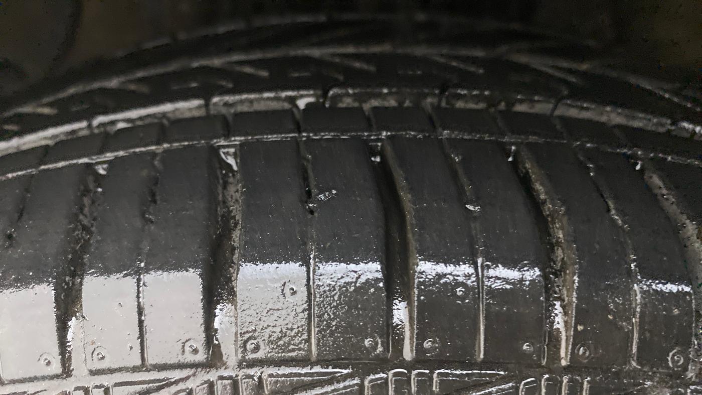 2017 Hyundai Xcent E PLUS, Petrol, Manual, 30,233 km, Left Front Tyre Tread