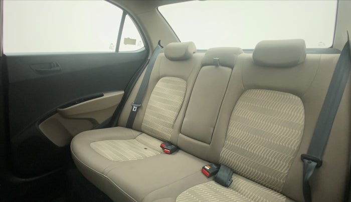2017 Hyundai Xcent E PLUS, Petrol, Manual, 30,233 km, Right Side Rear Door Cabin