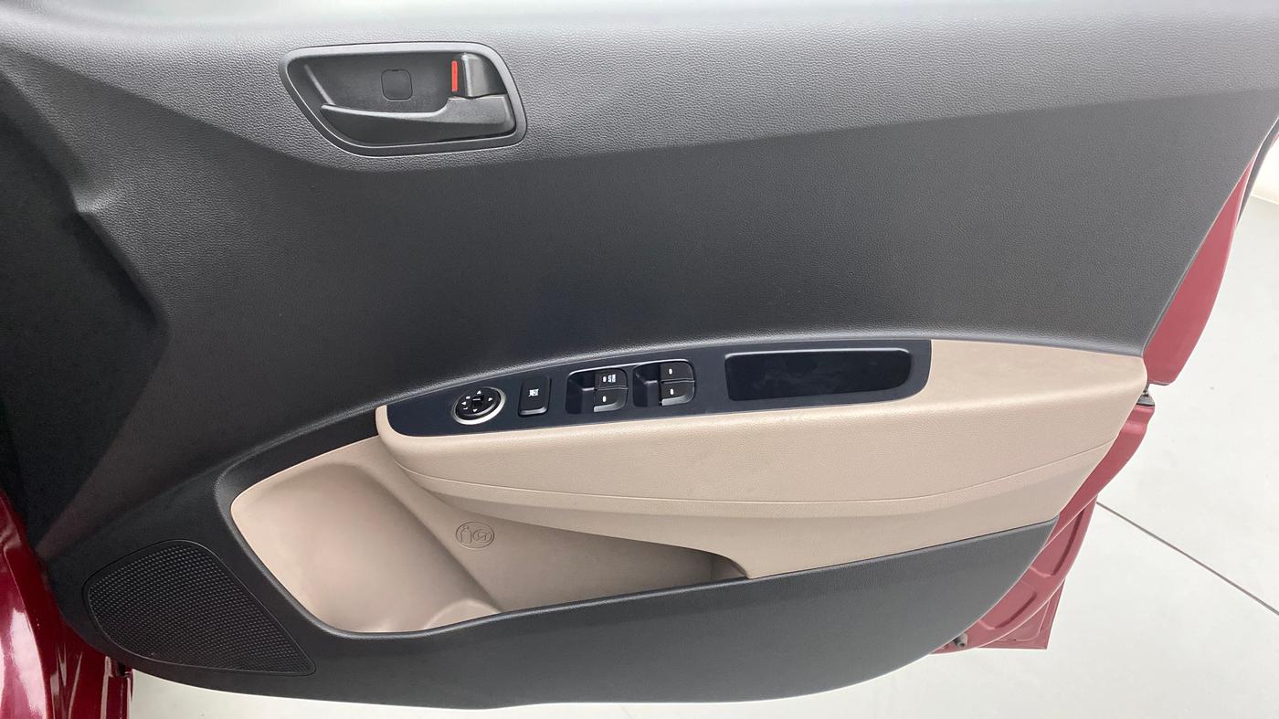 2017 Hyundai Xcent E PLUS, Petrol, Manual, 30,233 km, Driver Side Door Panels Control