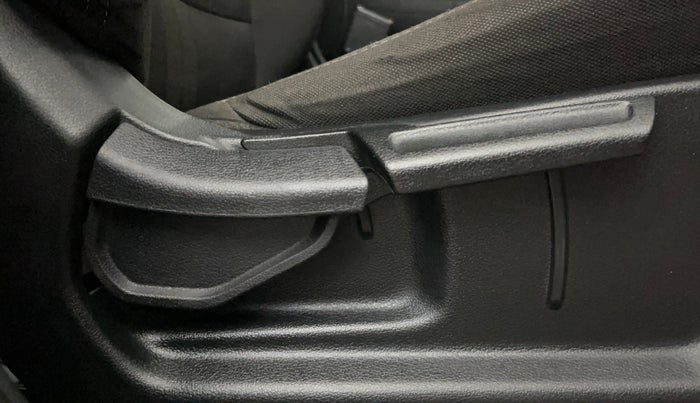 2019 Hyundai VENUE SX PLUS 1.0 TURBO DCT, Petrol, Automatic, 56,958 km, Driver Side Adjustment Panel