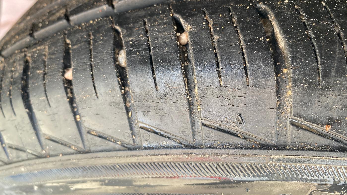 2015 Maruti Swift Dzire VXI, Petrol, Manual, 56,431 km, Right Rear Tyre Tread
