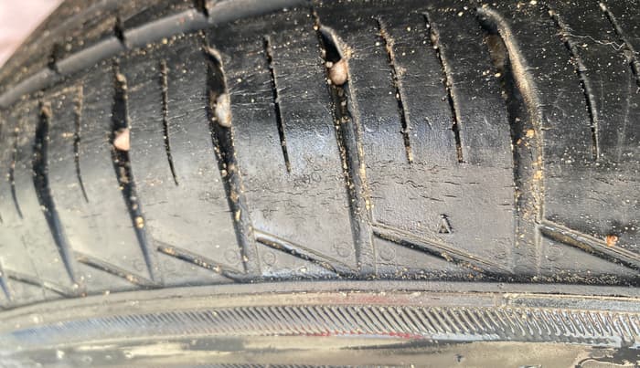 2015 Maruti Swift Dzire VXI, Petrol, Manual, 56,431 km, Right Rear Tyre Tread