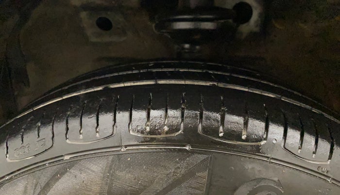 2018 Maruti Wagon R 1.0 LXI CNG (O), CNG, Manual, 79,047 km, Left Front Tyre Tread