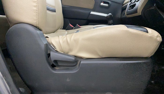 2018 Maruti Wagon R 1.0 LXI CNG (O), CNG, Manual, 79,047 km, Driver Side Adjustment Panel