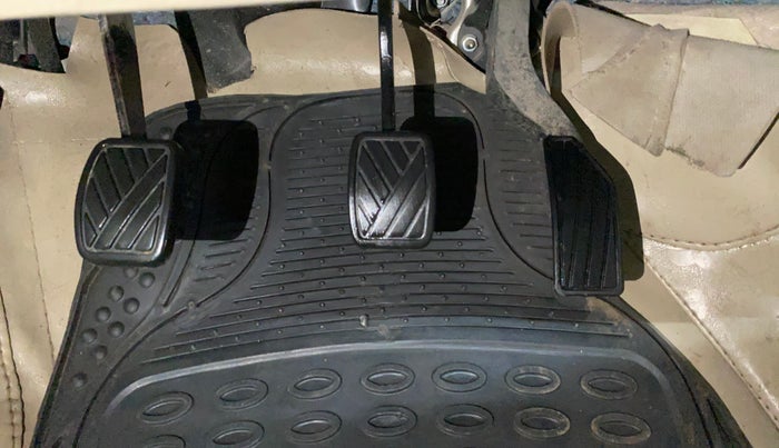 2014 Maruti Swift Dzire VXI, Petrol, Manual, 22,062 km, Pedals