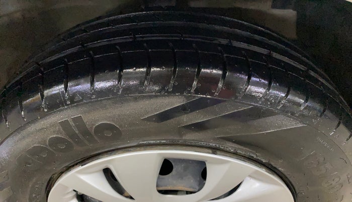 2014 Maruti Swift Dzire VXI, Petrol, Manual, 22,062 km, Right Front Tyre Tread